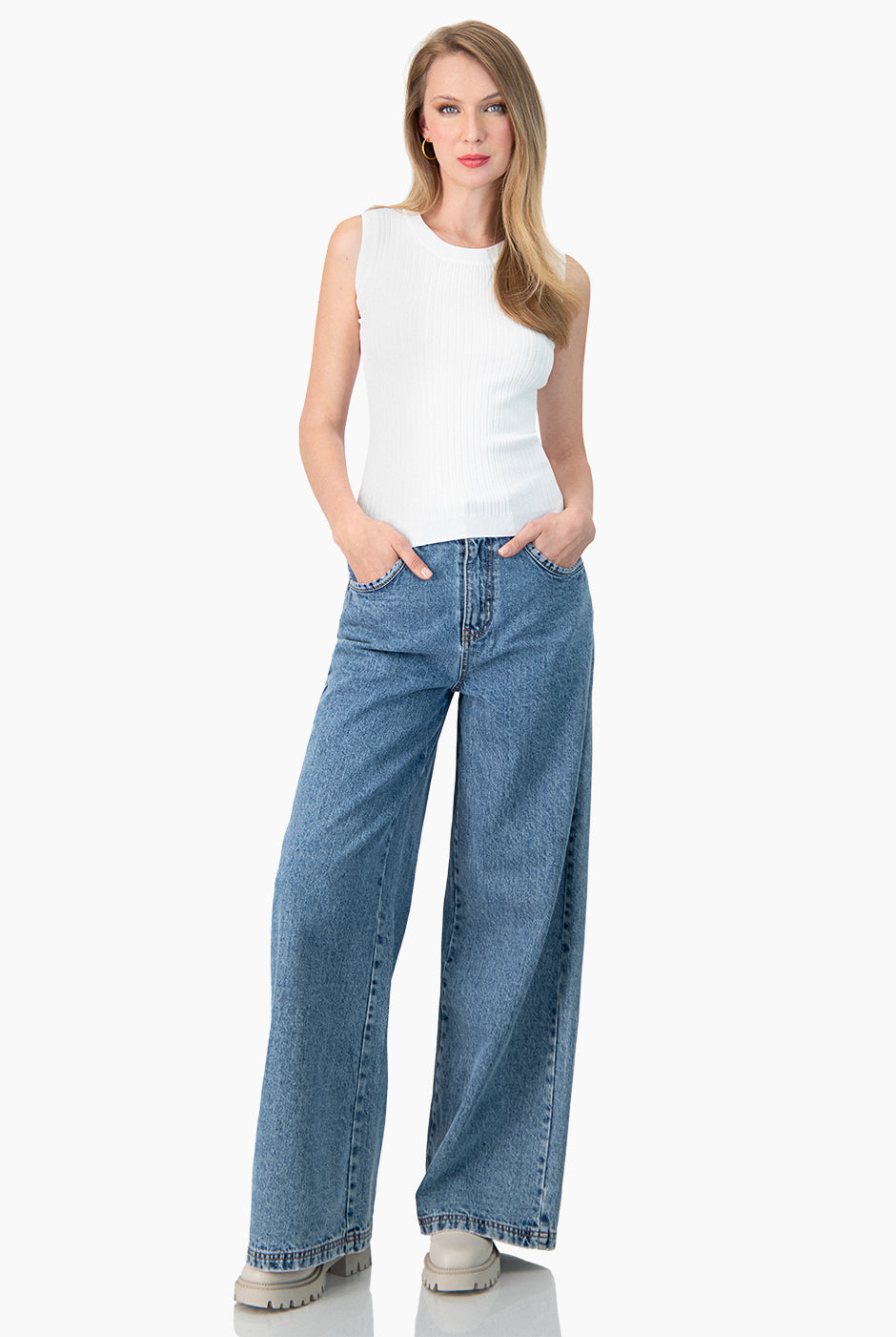 Blusa sin mangas color blanco