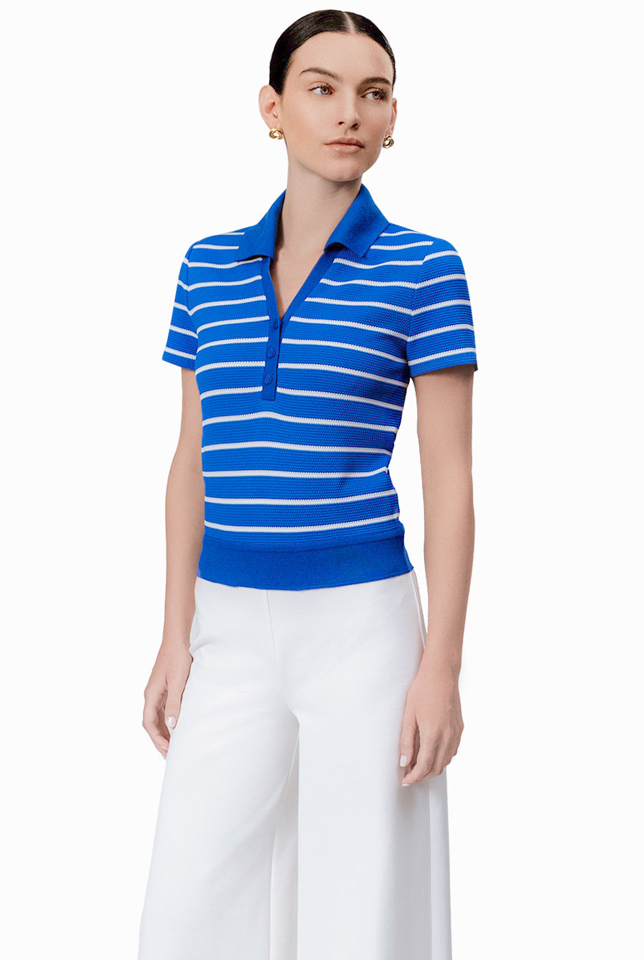 Blusa recta azul con escote en V y rayas horizontales