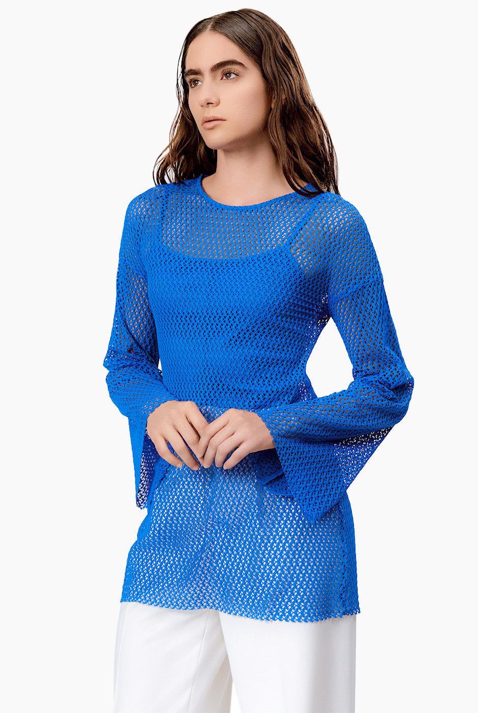 Blusa túnica azul tejida de manga larga y cuello redondo