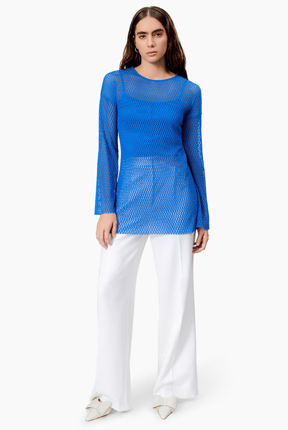 Blusa túnica azul tejida de manga larga y cuello redondo