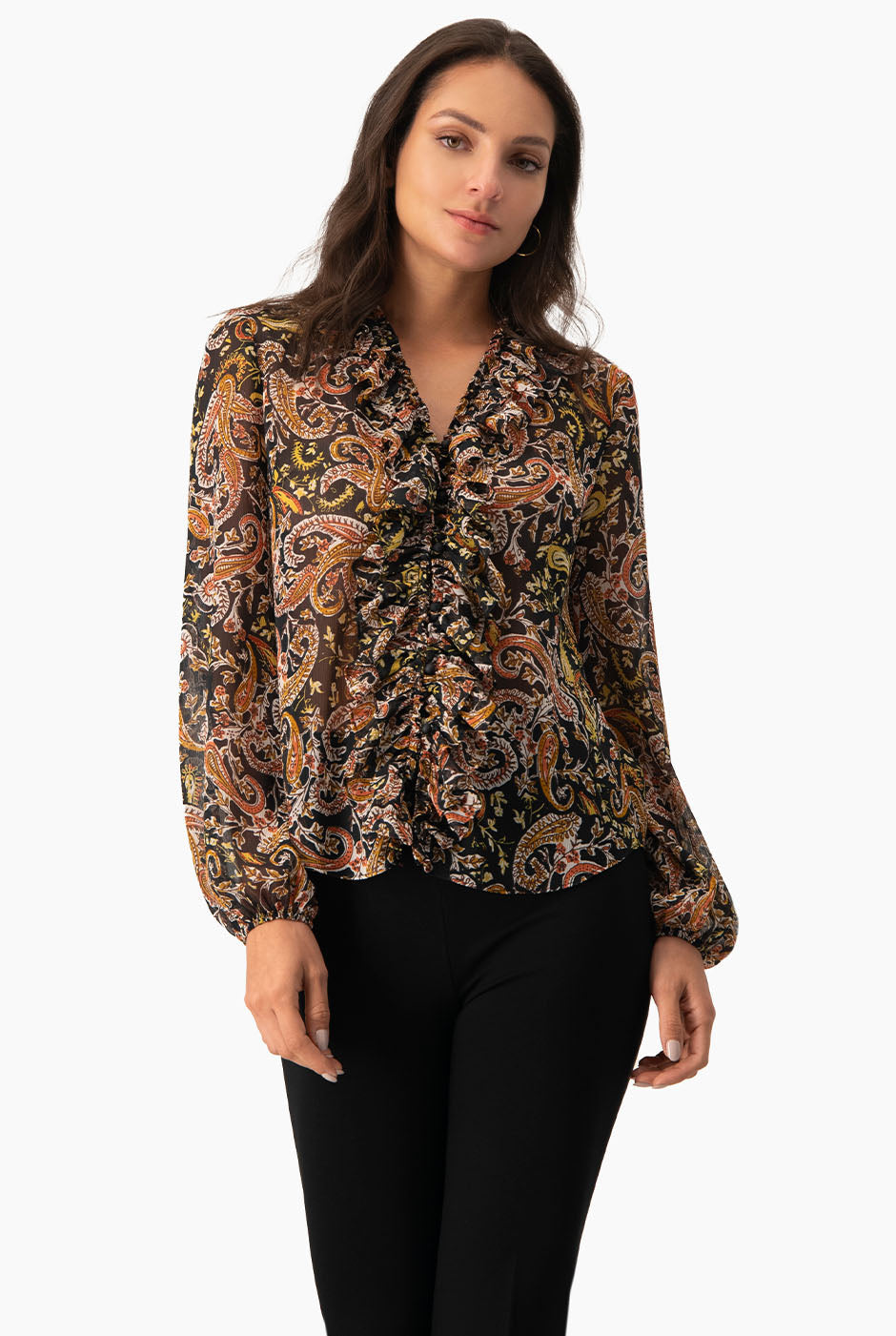 Blusa estampada multicolor con escote en V y volantes