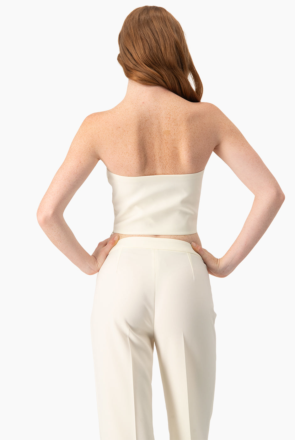 Top bustier liso natural con escote corazón