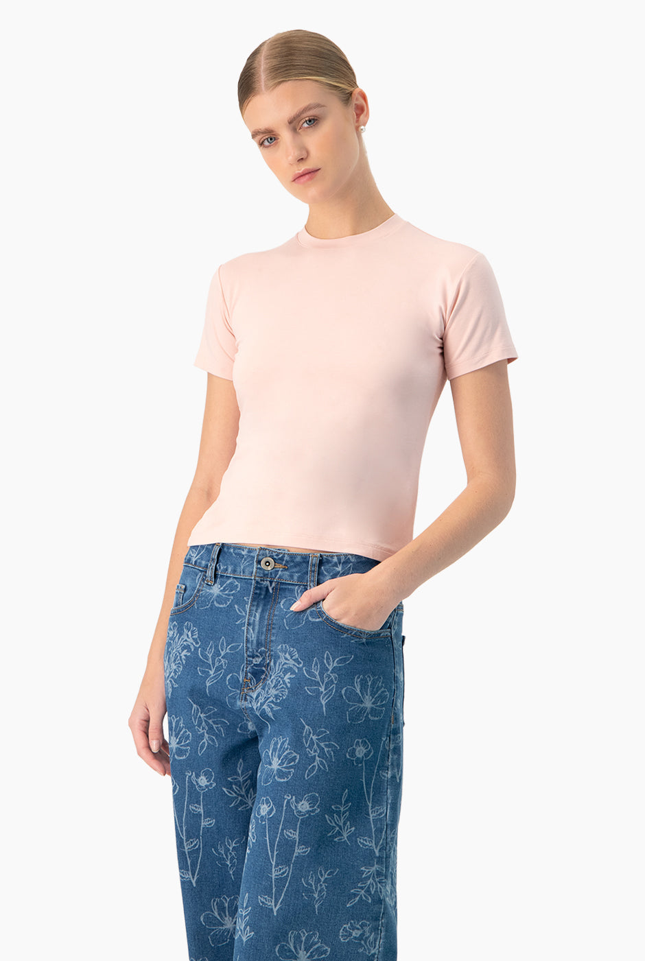 Playera básica lisa de manga corta en color palo de rosa