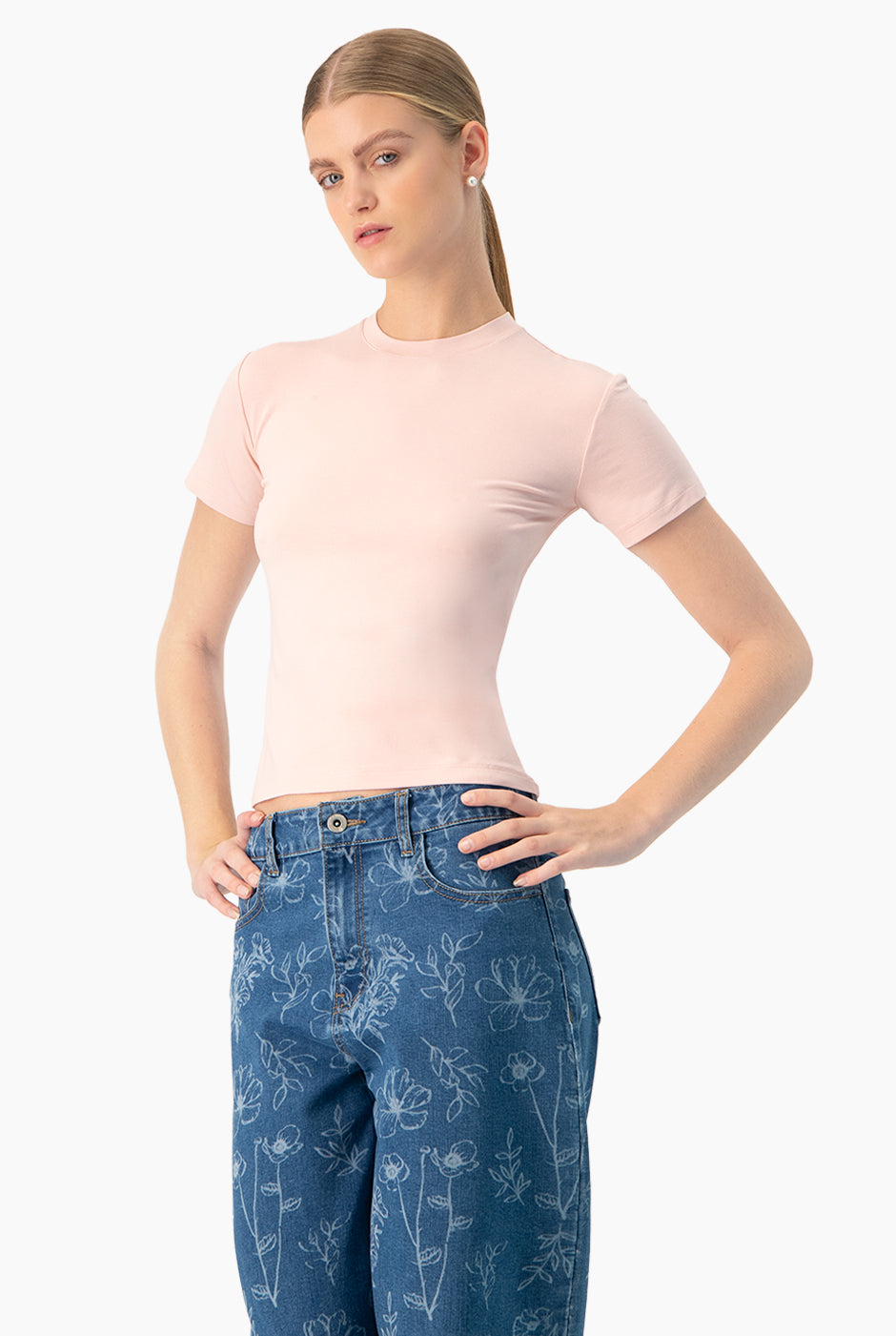 Playera básica lisa de manga corta en color palo de rosa