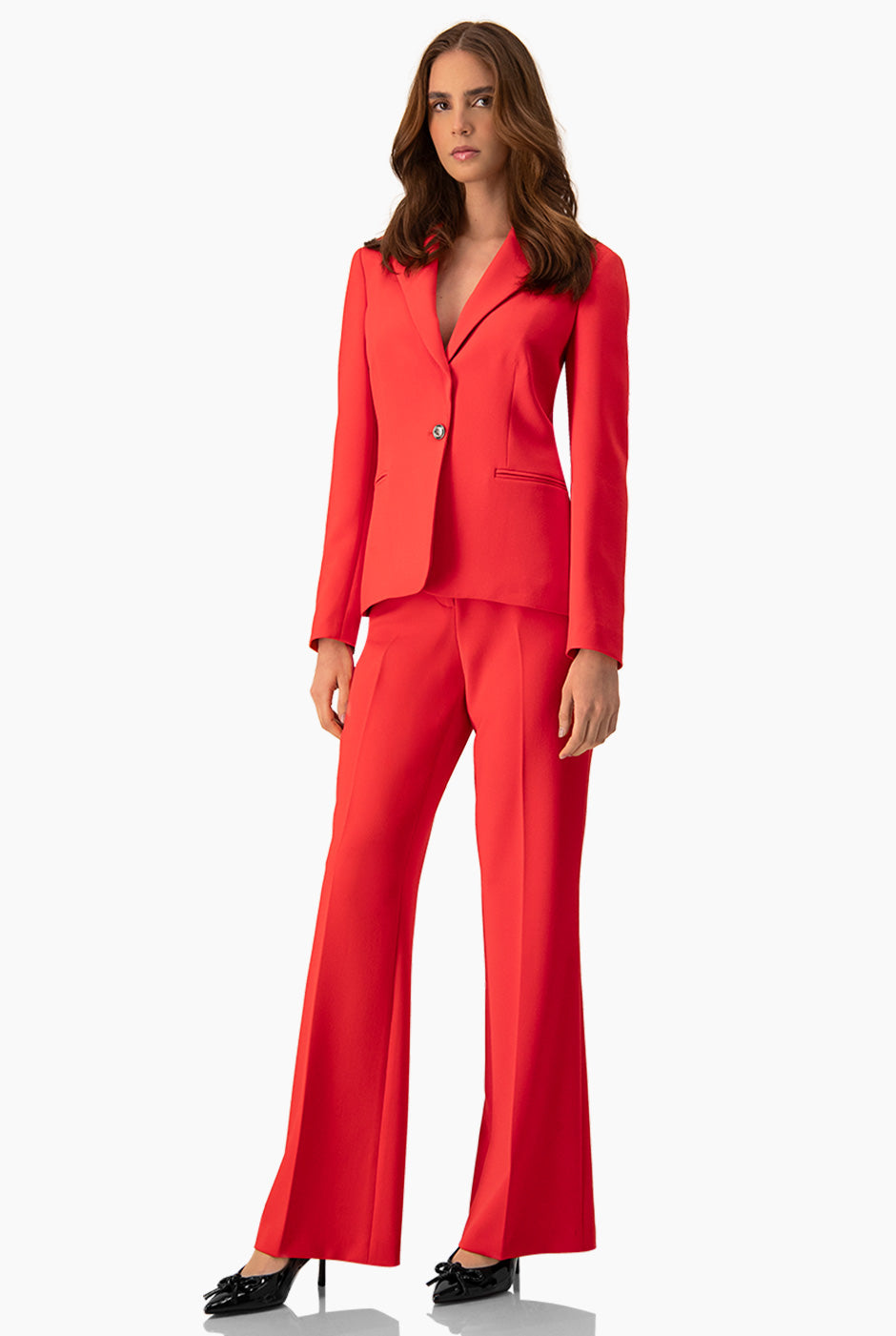 Pantalón rojo semi campana con bolsillos traseros simulados