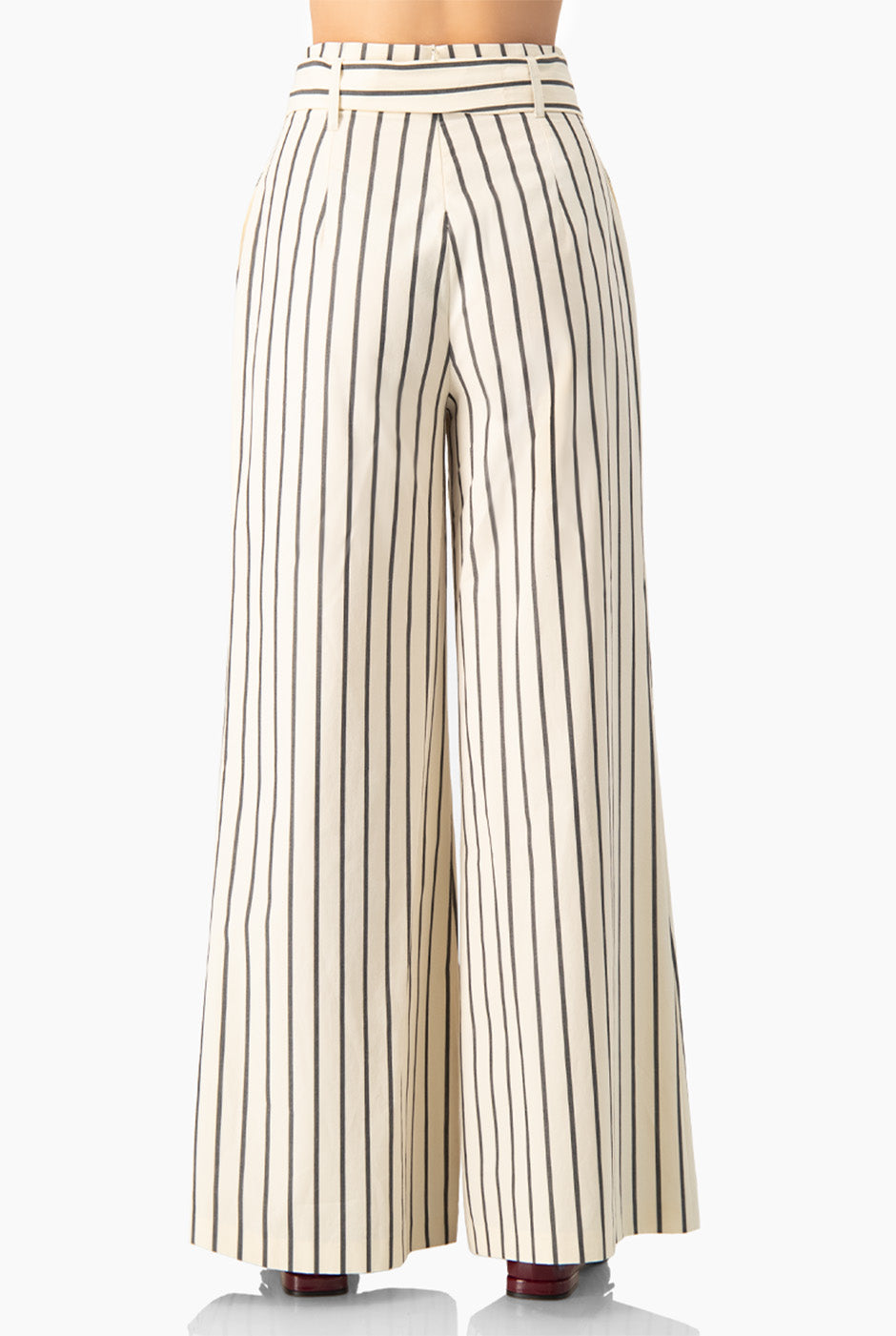 Pantalón recto de rayas con cinturón de lazo
