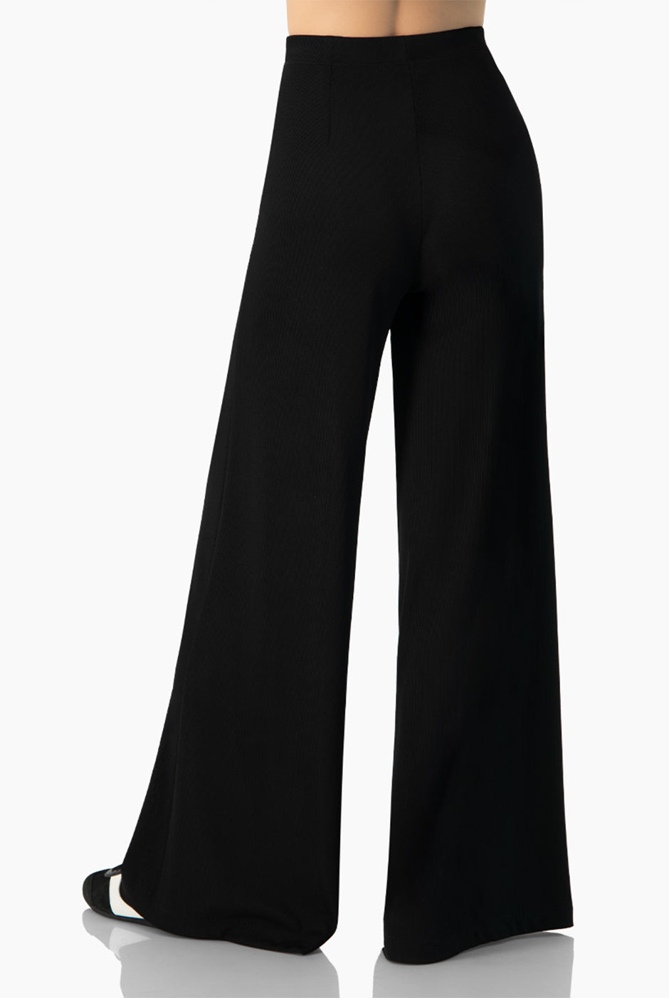 Pantalón culotte negro sin bolsillos y elástico