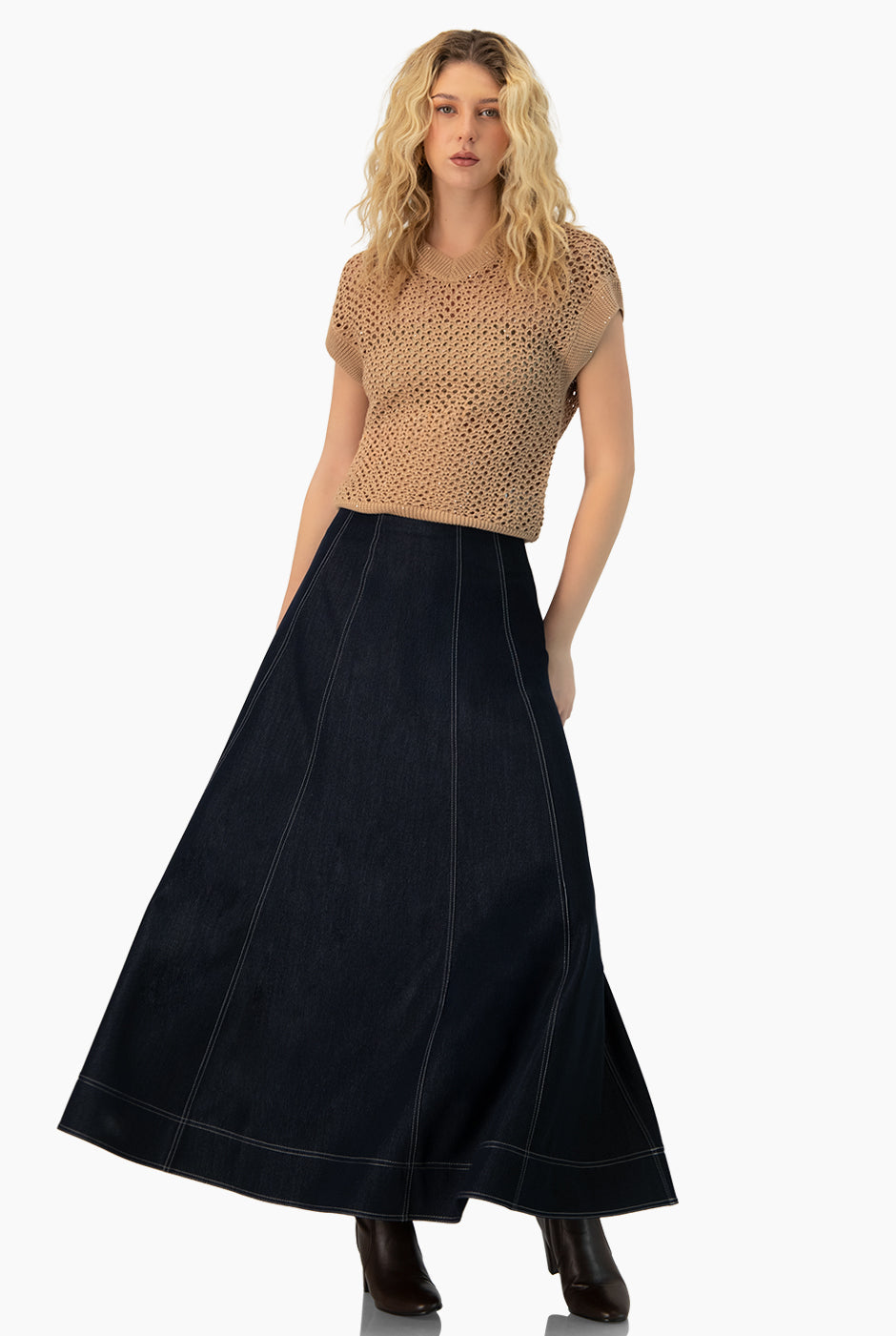 Suéter corto V-Rib calado color camello